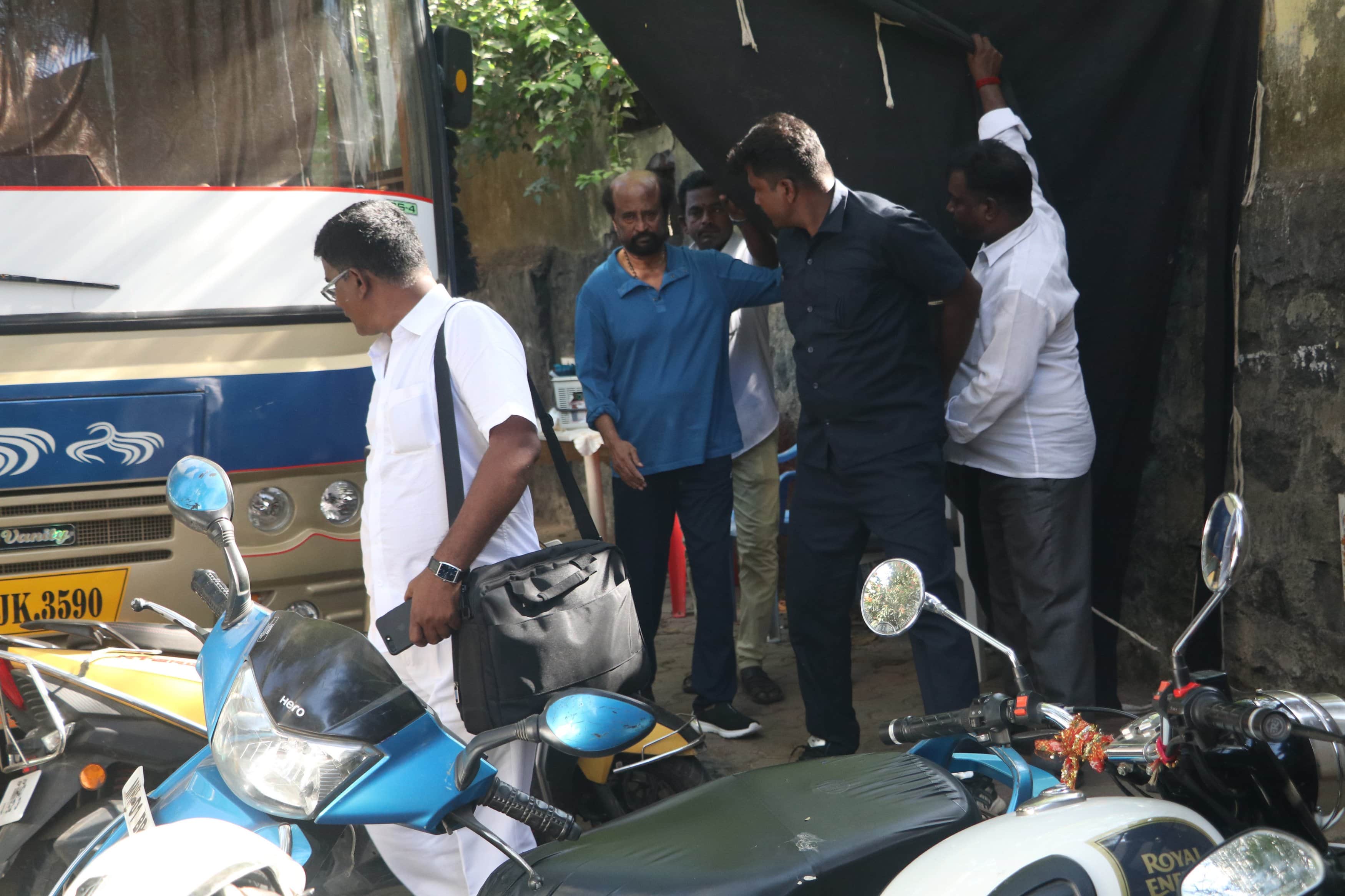 Rajinikanth Spotted In Mumbai, Is Shooting For Film Darbar