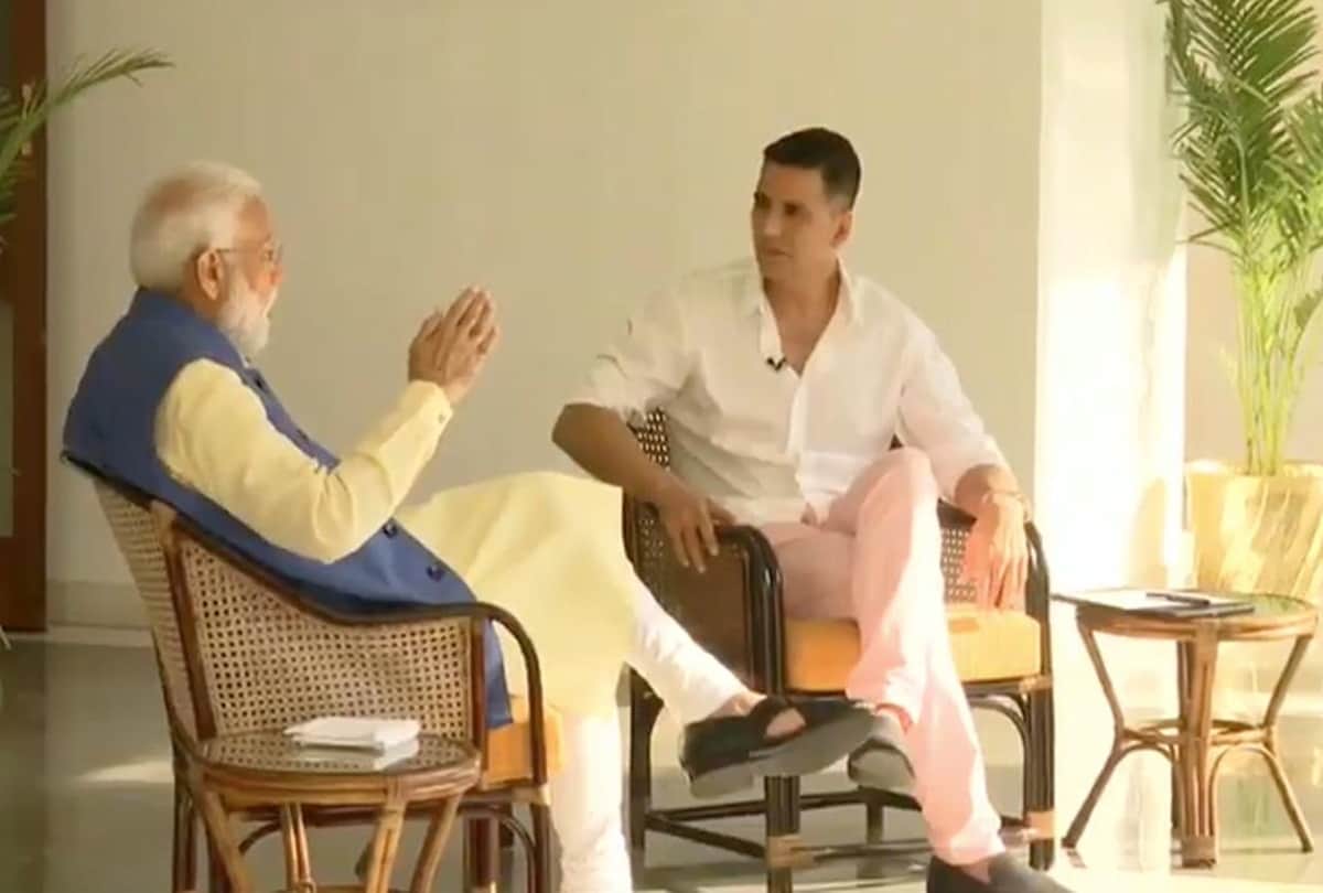 akshay kumar with pm modi question on twinkle khanna election 2019