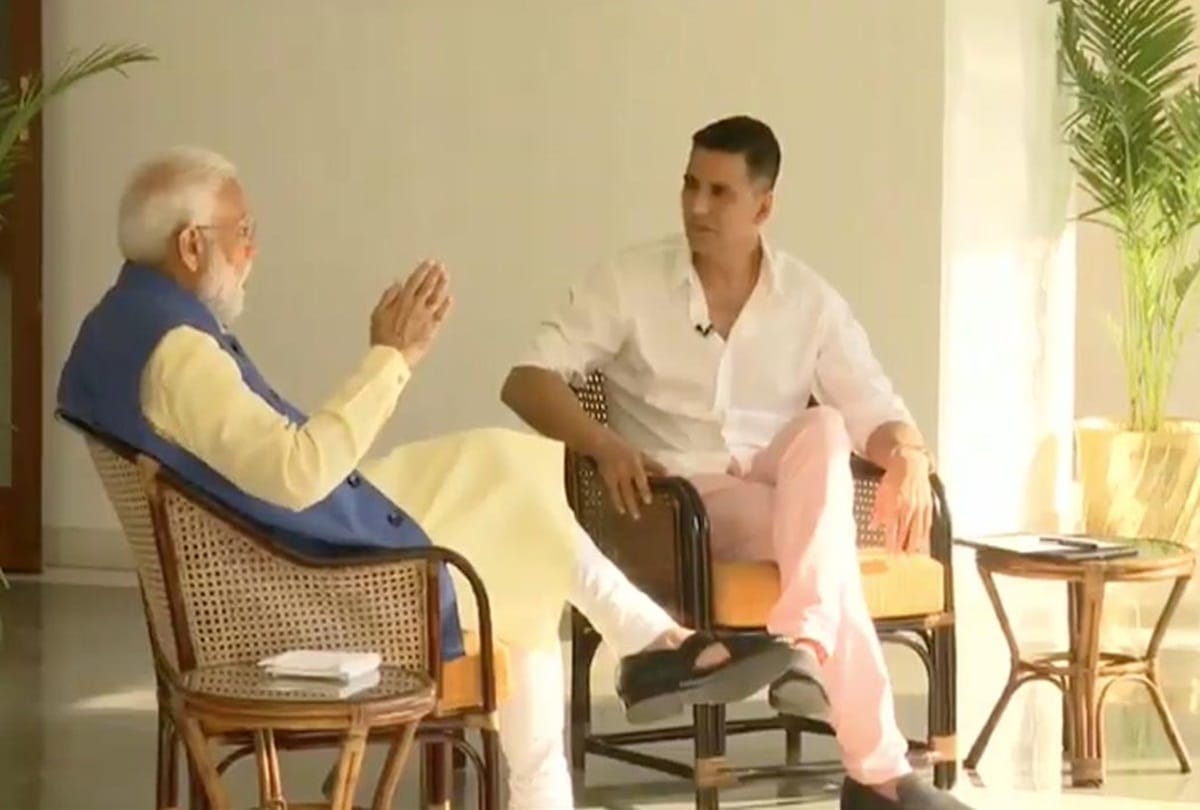 akshay kumar with pm modi question on twinkle khanna election 2019