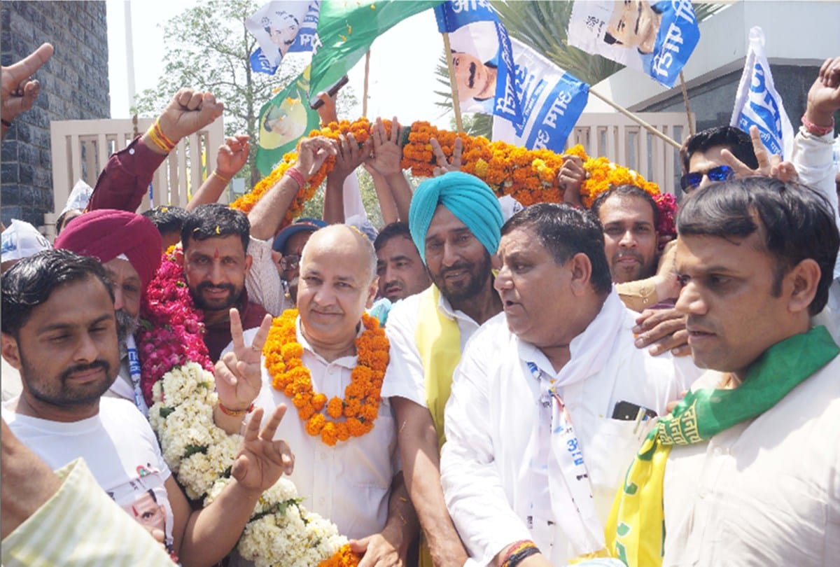 Lok Sabha Chunav 2019: AAP candidate Naveen Jaihind files nomination on last date