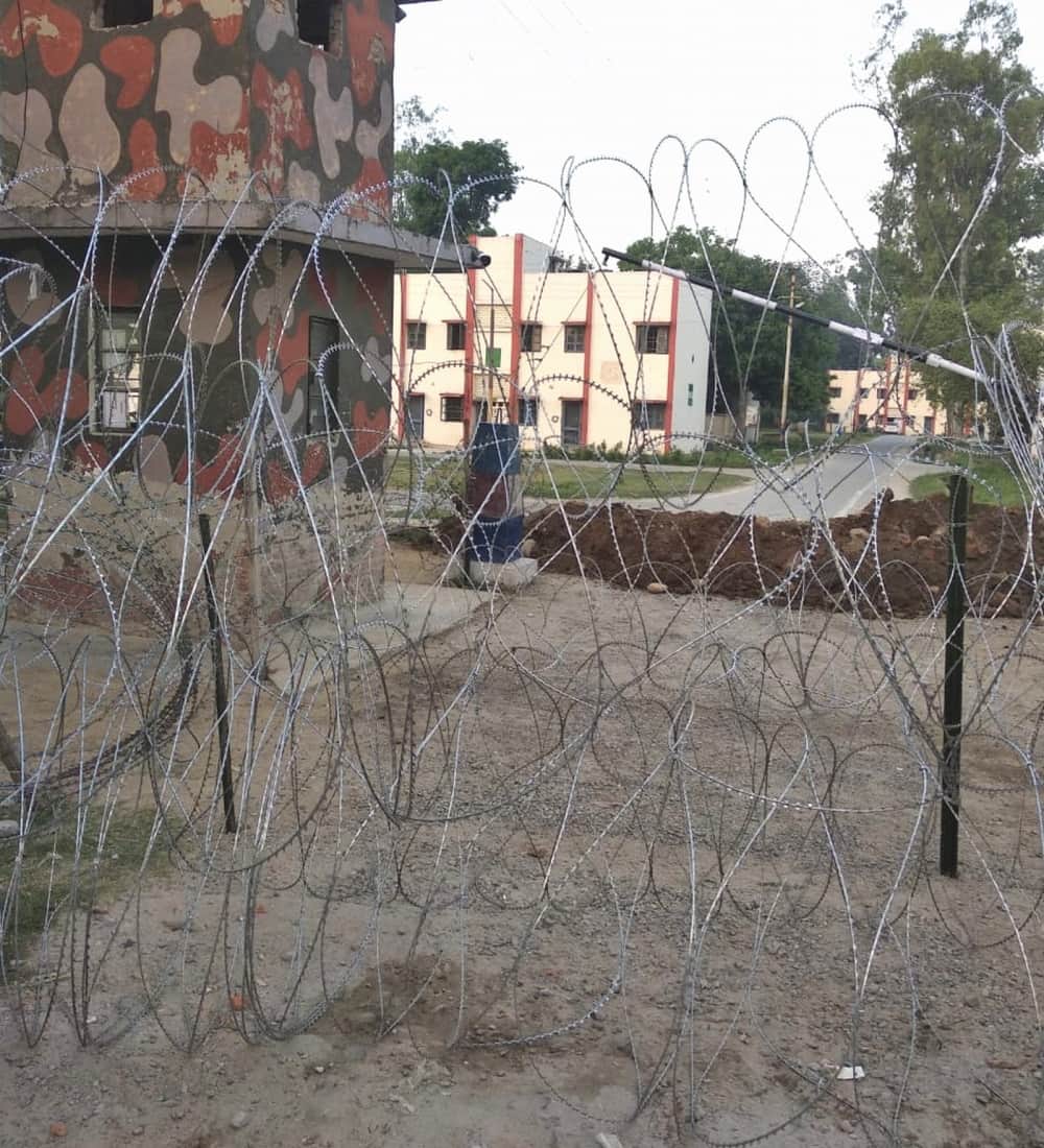 conflict between army and women at roorkee