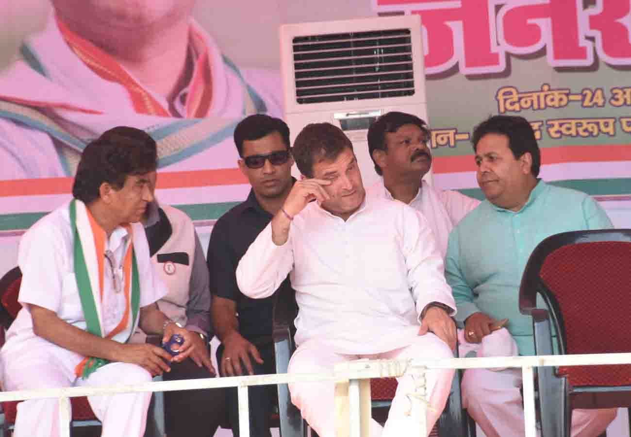 rahul gandhi targets pm modi interview with akshay kumar lok sabha election 2019