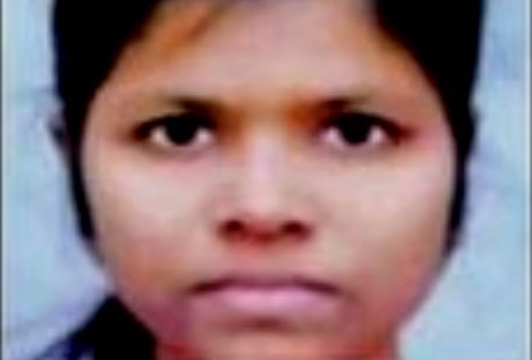 dead body of a girl found on railway track