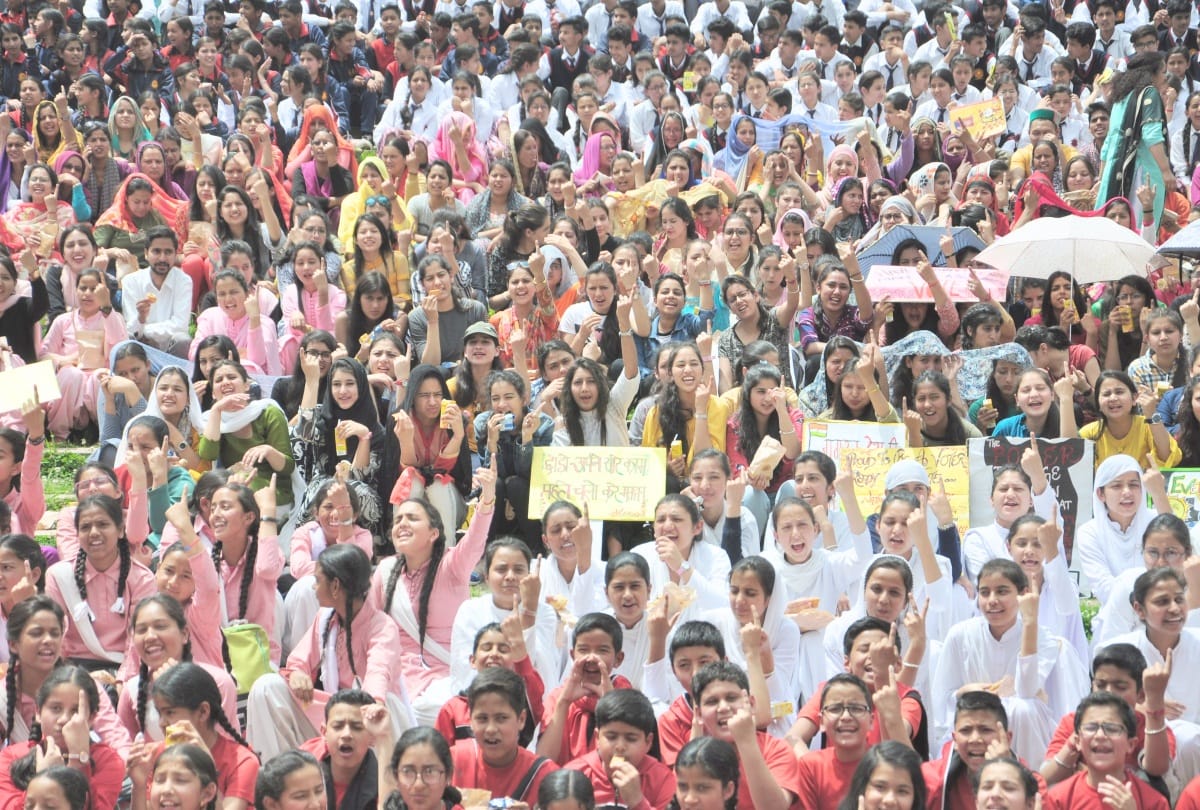 lok sabha election 2019: 3200 students created human chain to make voters aware in kullu himachal
