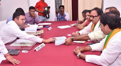 Lok sabha election 2019 Mahendra nath pandey nomination in chandauli
