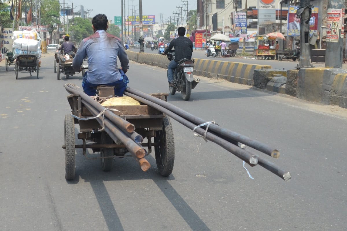 Dangerous vehicle inviting accidents on the roads of Meerut
