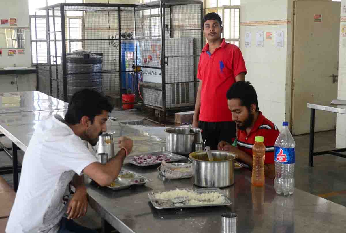 Mess's operation starts in PCB hostel