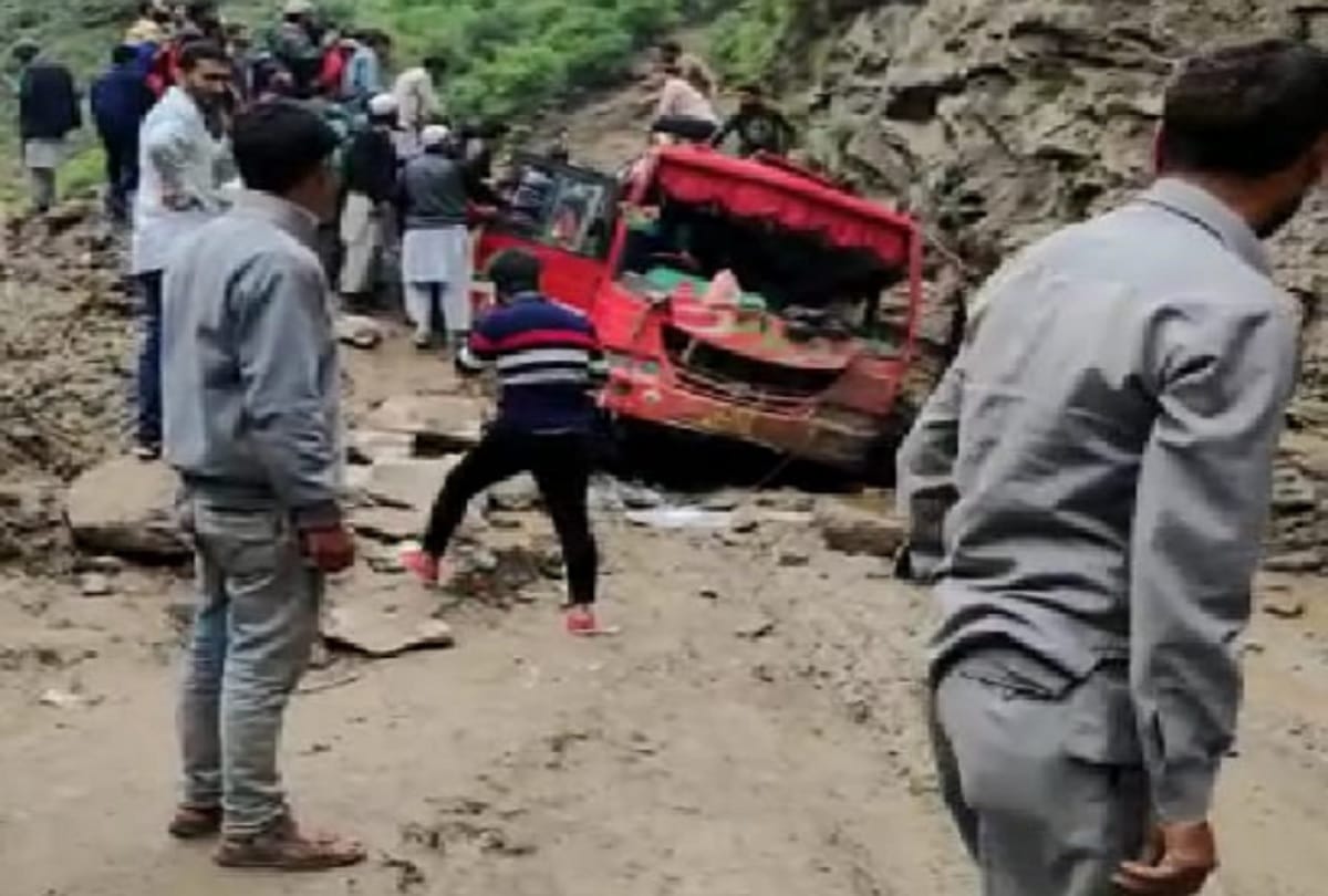 Three dead eleven injured in Mini Bus accident in Doda J&K