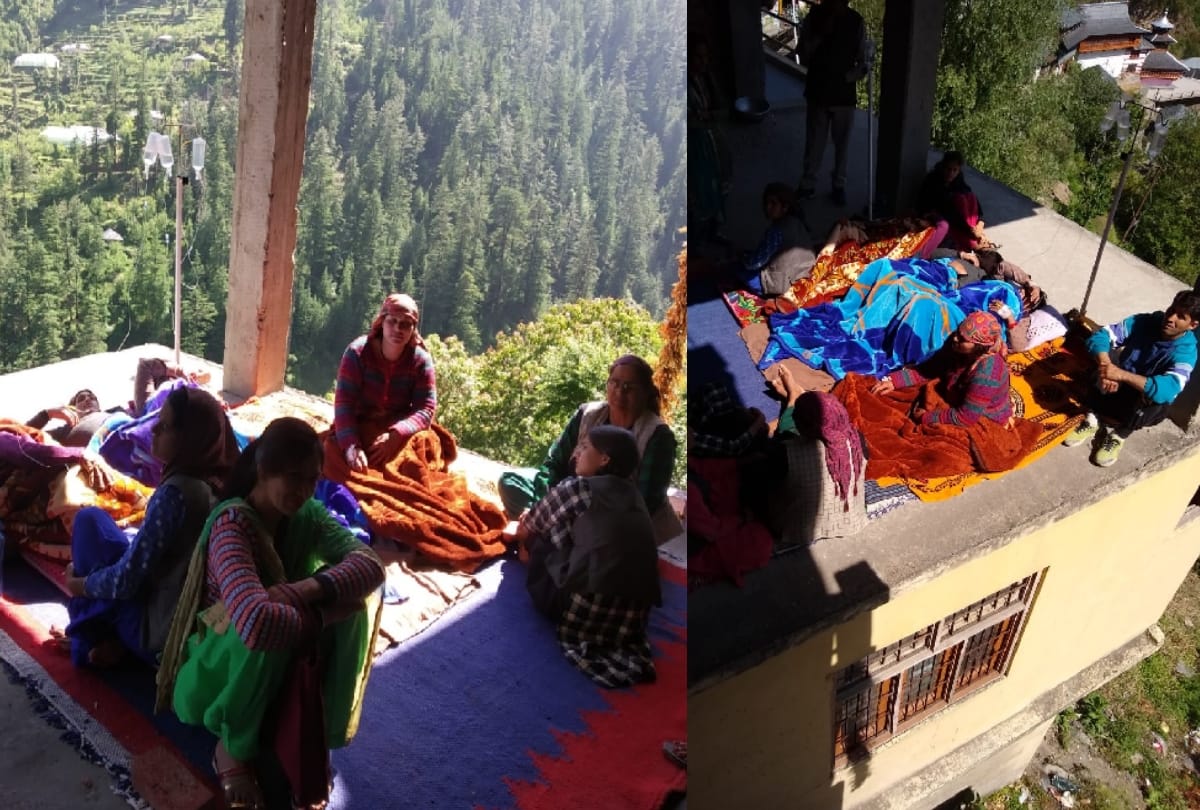 Patients glued on rooftop of PHC in Gohar