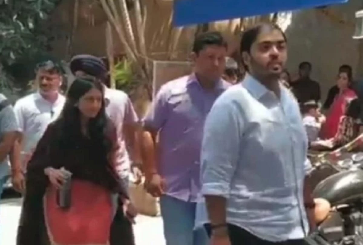 Anant Ambani rumoured girlfriend Radhika Merchant helps Needy Old Woman video viral