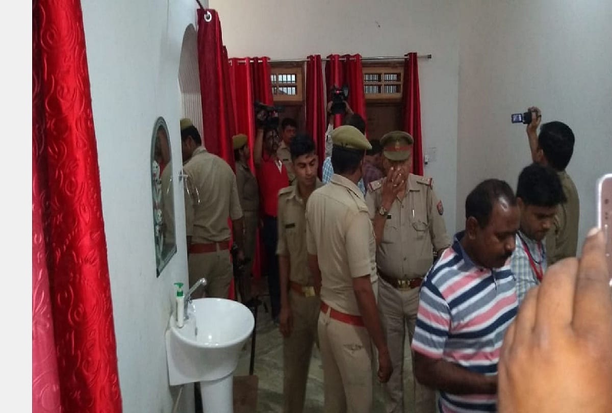 raid on residence of Cabinet Minister Swami Prasad Maurya