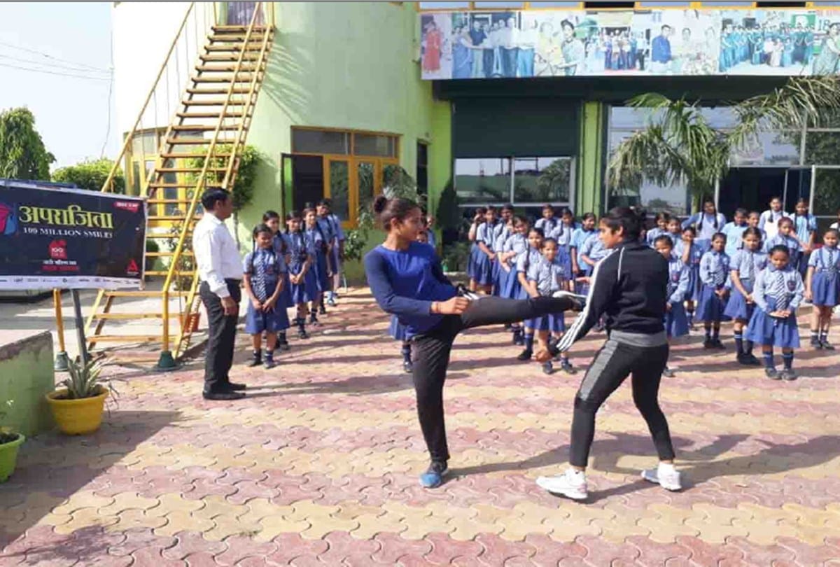 City Heart Academy organises Self defence classes for girls