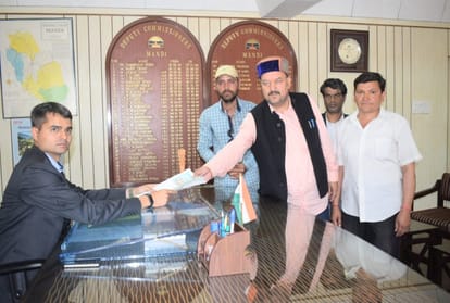 lok sabha election 2019: independent condidate wife has 22 lakh jewellery in kangra