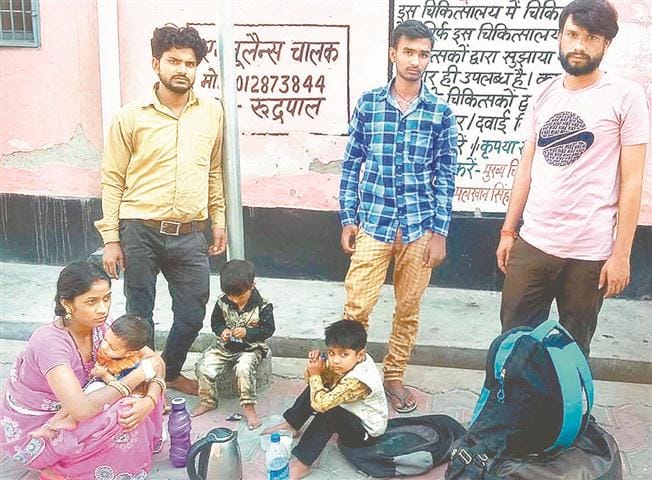 Busy bus collides with dividers, 12 injured in Bihar