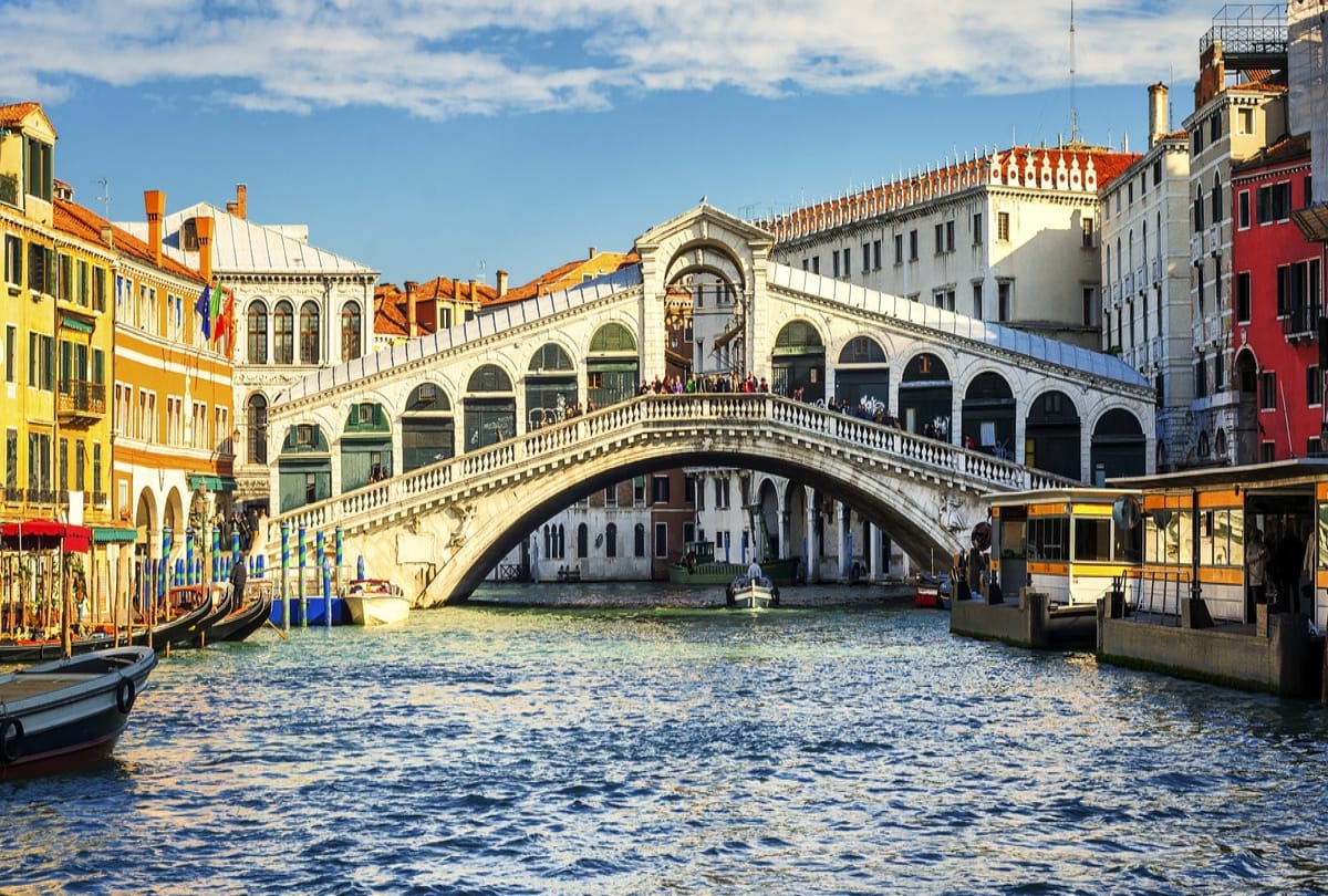 travel top 5 romantic and incredible countries in world