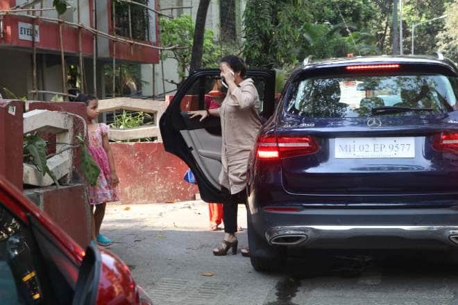 bollywood actress vidya balan purchased mercedes benz e class sedan car