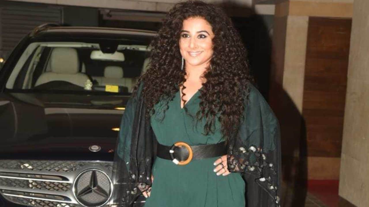 bollywood actress vidya balan purchased mercedes benz e class sedan car