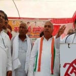 जनसभा को संबोधित करते कांग्रेस नेता हार्दिक पटेल