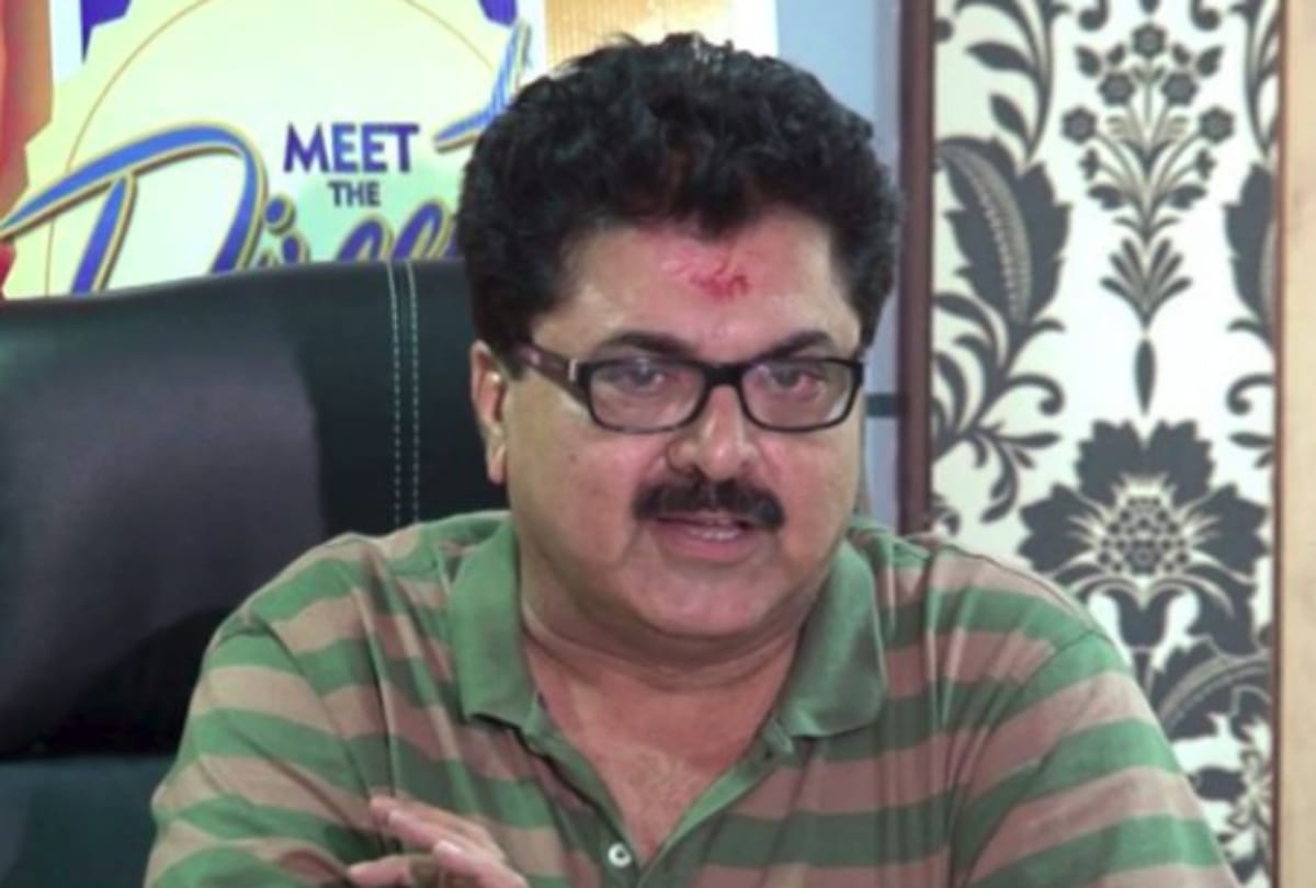 swara bhaskar candid reply to Ashoke pandit comments on her saffrin clad photo