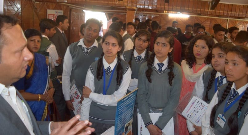 यूनिवर्सिटी कनेक्ट में स्कूली बच्चों के लिए करिअर काउंसलिंग