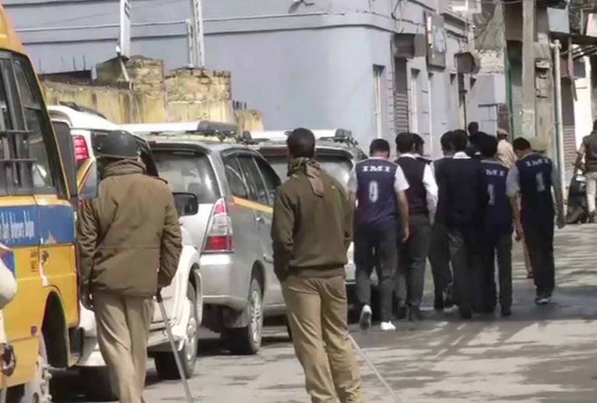 Income Tax Dept raid on former state minister and J&K People Conference leader Imran Raza Ansari