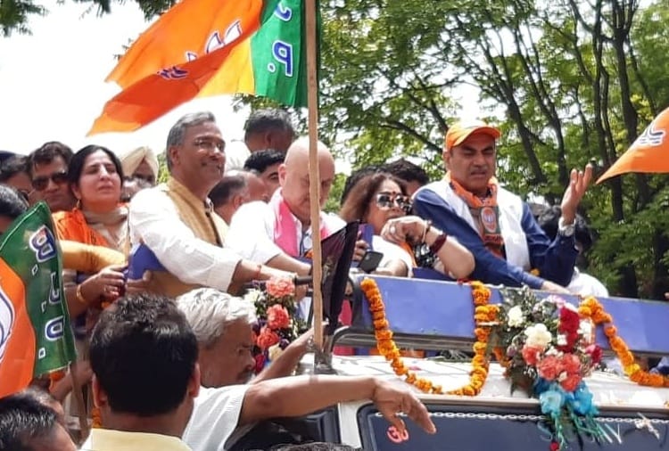 Lok Sabha Elections 2019, BJP Candidate Kirron Kher Road Show and Nomination, Anupam Kher