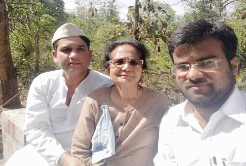 Rohit shekhar tiwari last photo with mother ujjwala before Murder