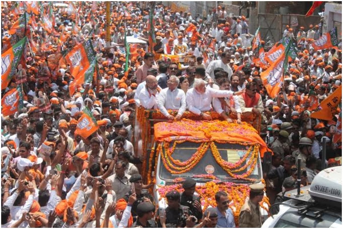 24 अप्रैल 2014 को मोदी का वाराणसी में रोड शो (फाइल फोटो)