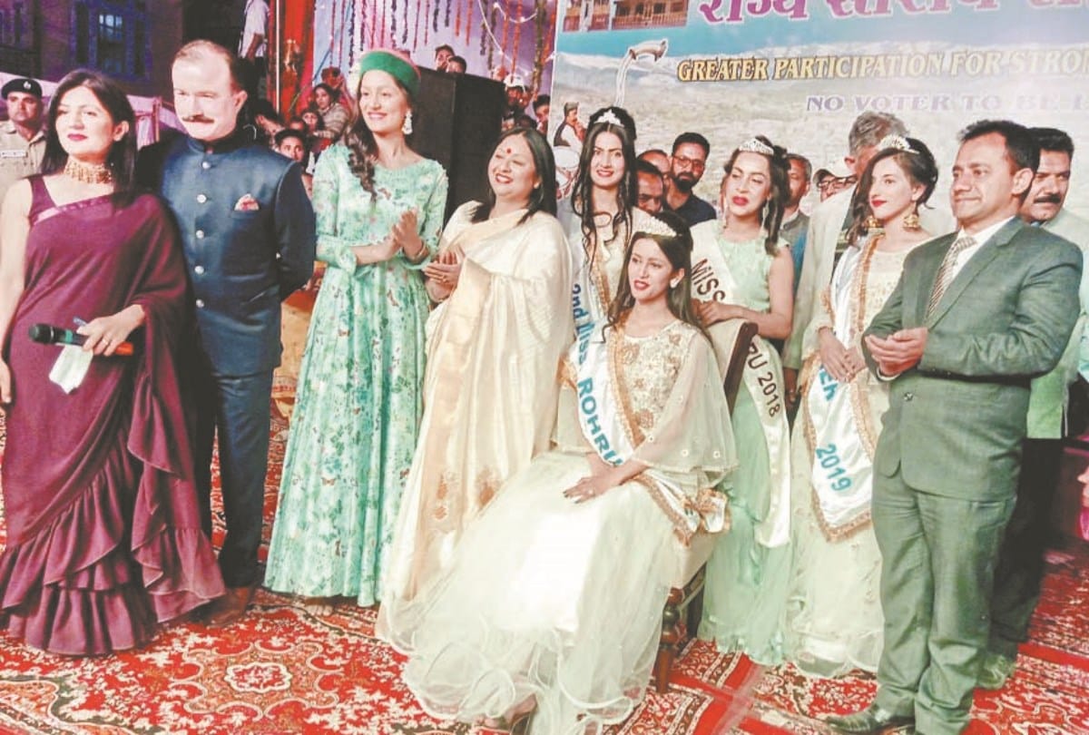 पल्लवी चौहान के सिर सजा मिस रोहड़ू का खिताब