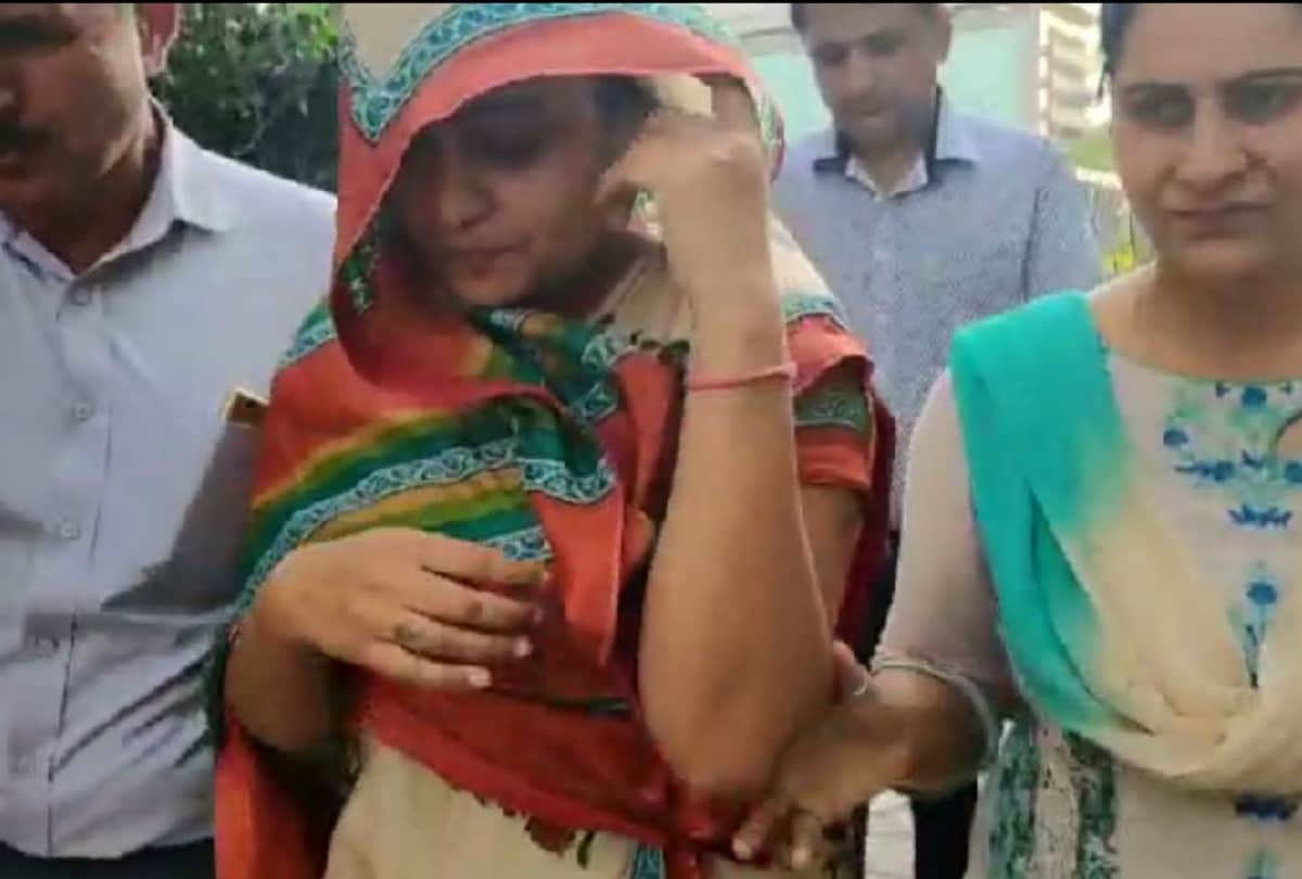 Rohit shekhar tiwari last photo with mother ujjwala before Murder