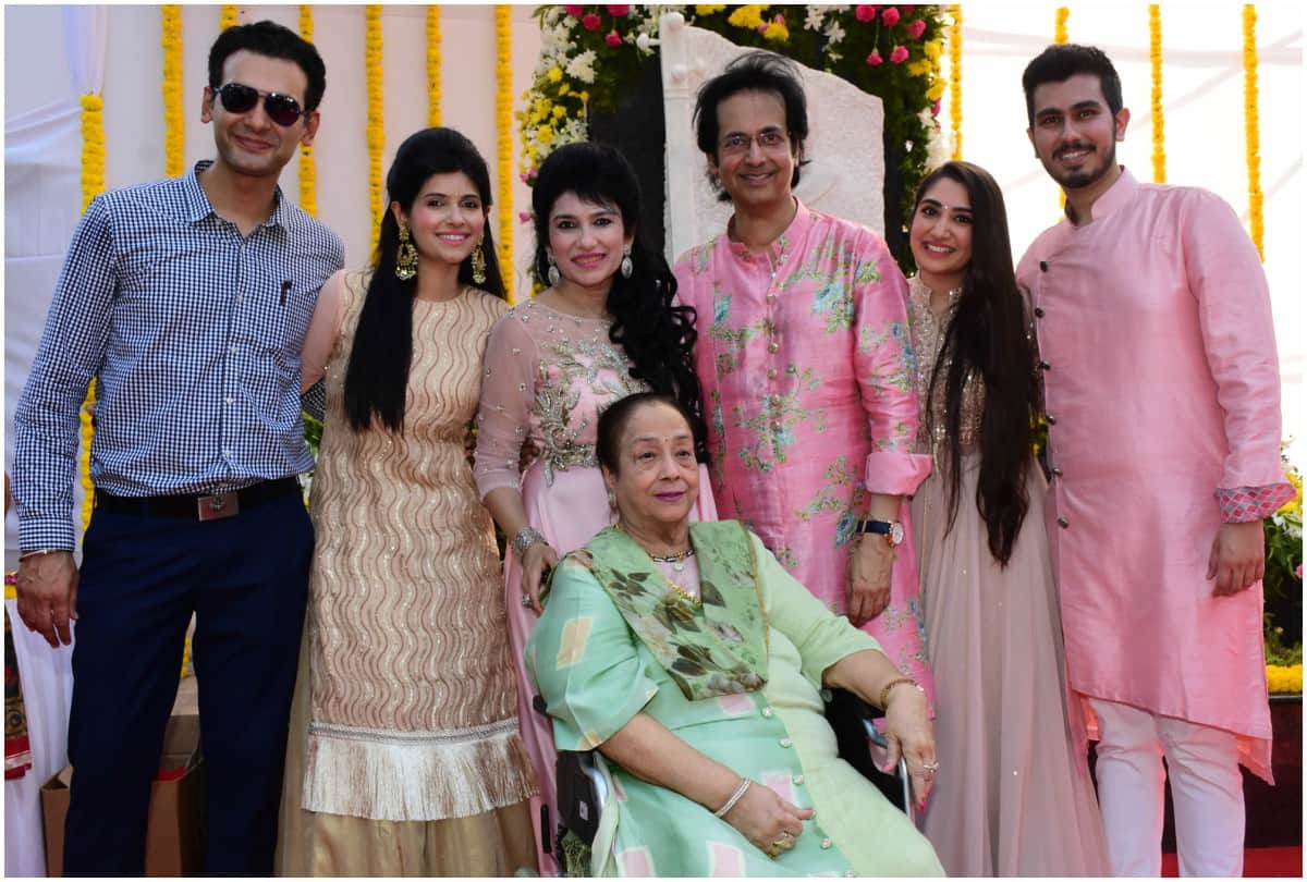 Now Mumbai chauraha named is Mahendra Kapoor Bollywood actor Jitendra inaugurated