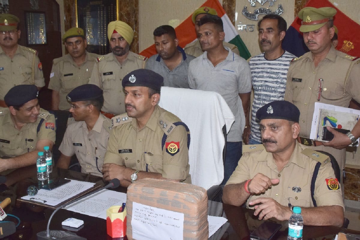 Retired army was arrested in Meerut and hemp drugs 30 lakh was recovered
