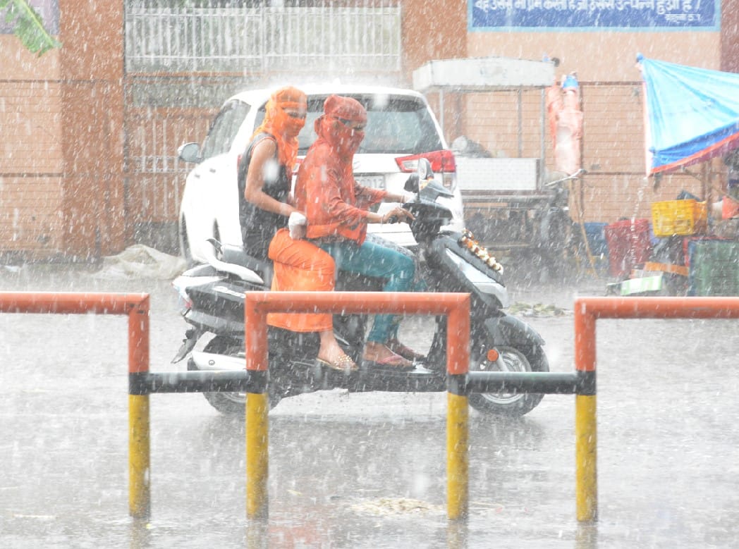 Heavy heat in the daytime, Jhajjham rain in the evening