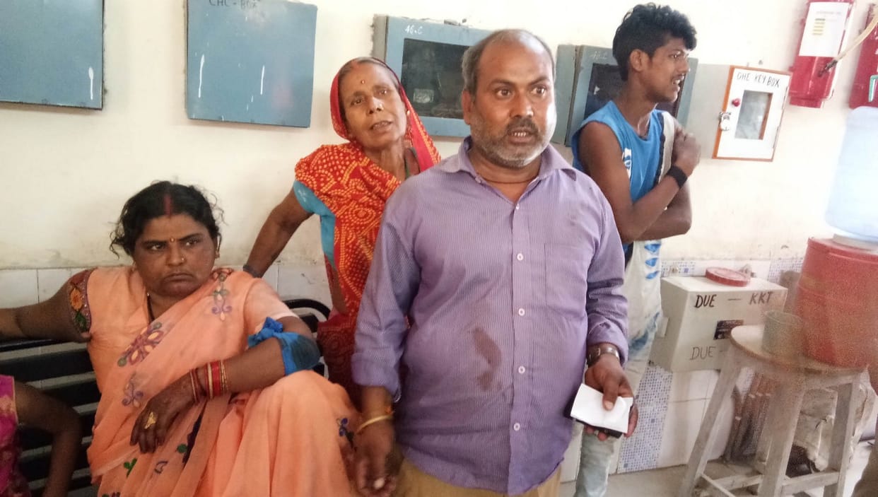 चलती ट्रेन से कूदकर पति-पत्नी ने उचक्के को पकड़ा