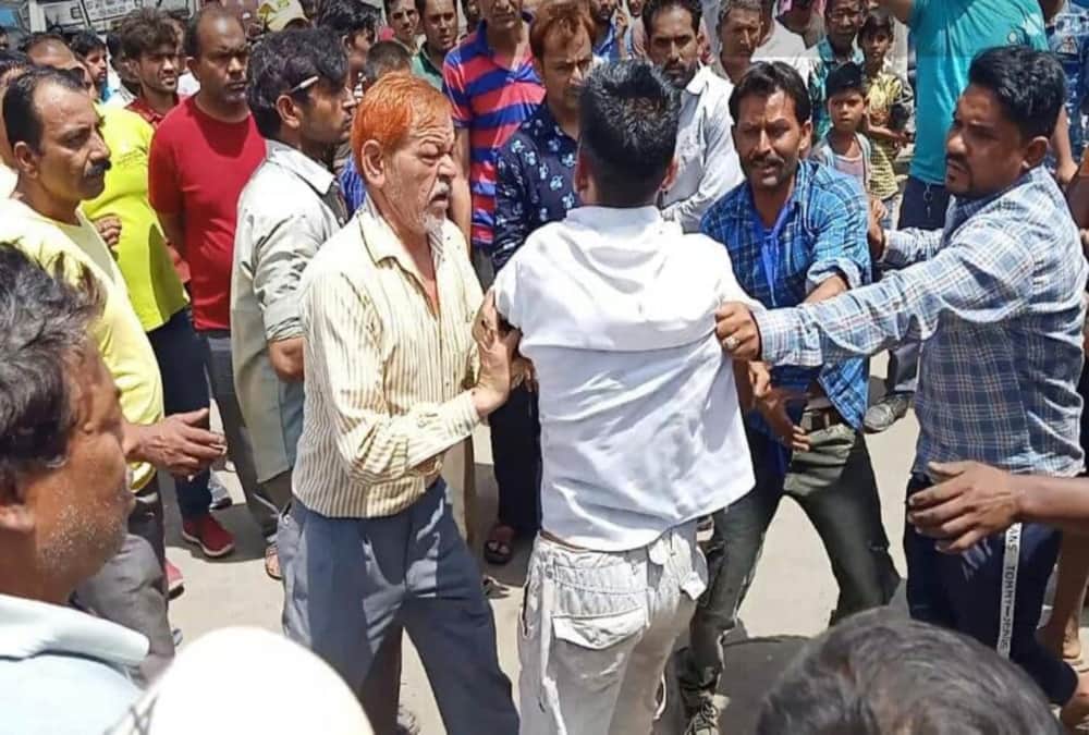 Encroachment Removing team fight with shopkeepers in rishikesh