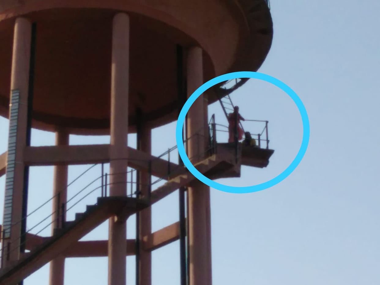 Expelled women of AIIMS rishikesh climb on water tank threatened to jump from tank