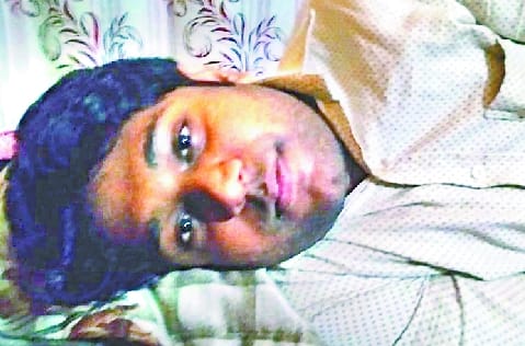 बंदरों के हमले में व्यापारी की रीढ़ की हड्डी फ्रैक्चर