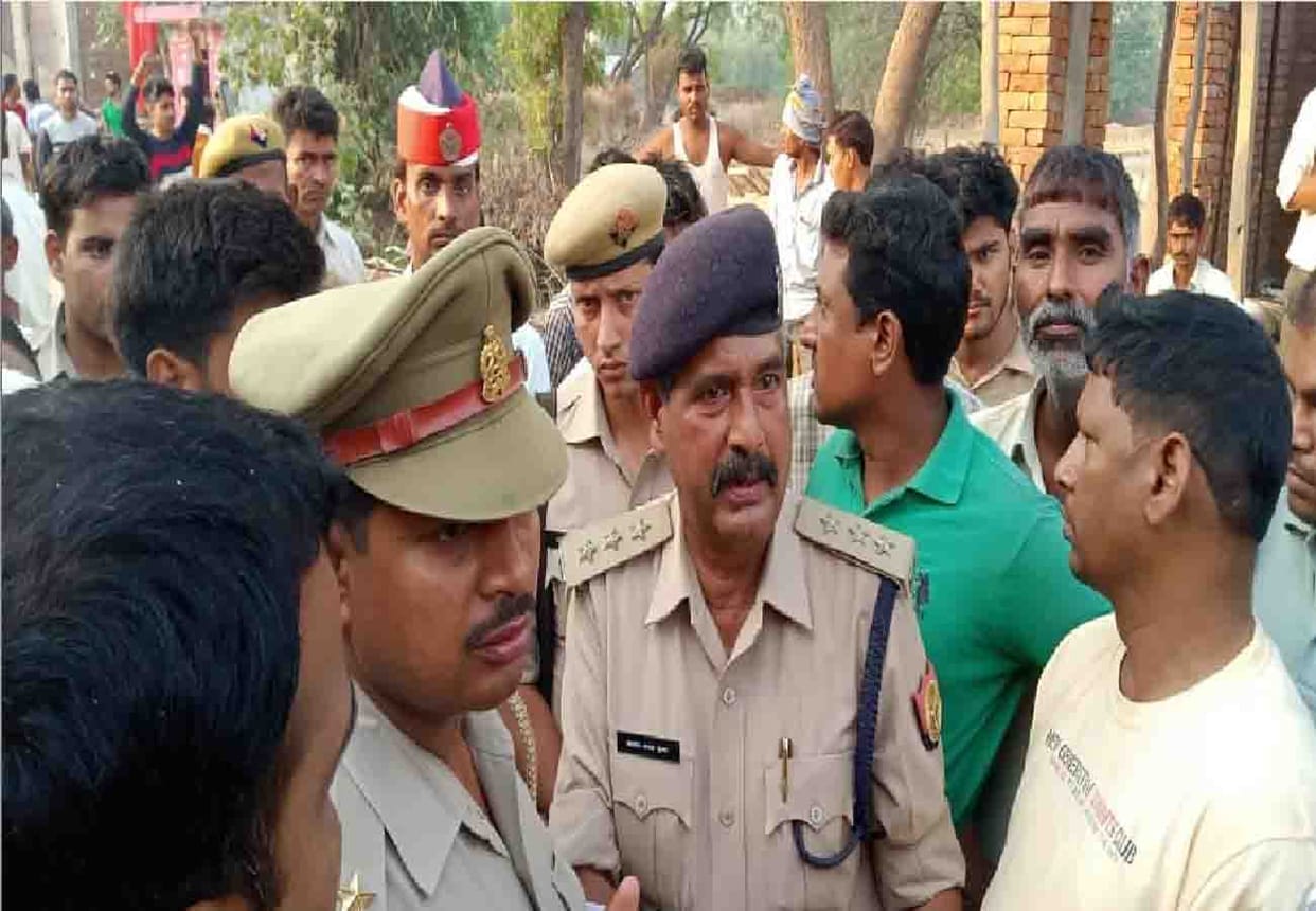Hit and run case auraiya where theives crushes old man by car