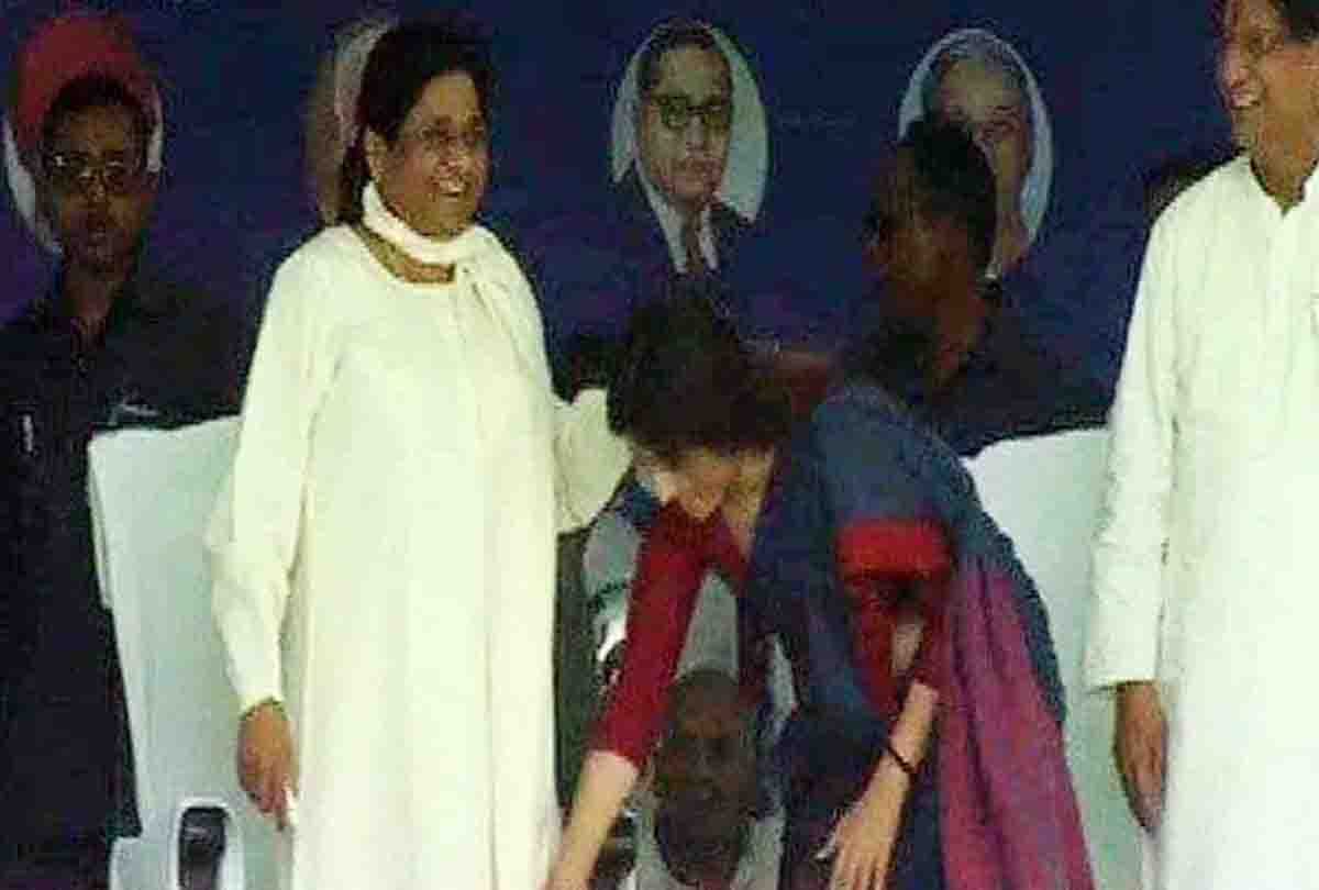 shivpal yadav statement on dimple yadav for touching feet of mayawati