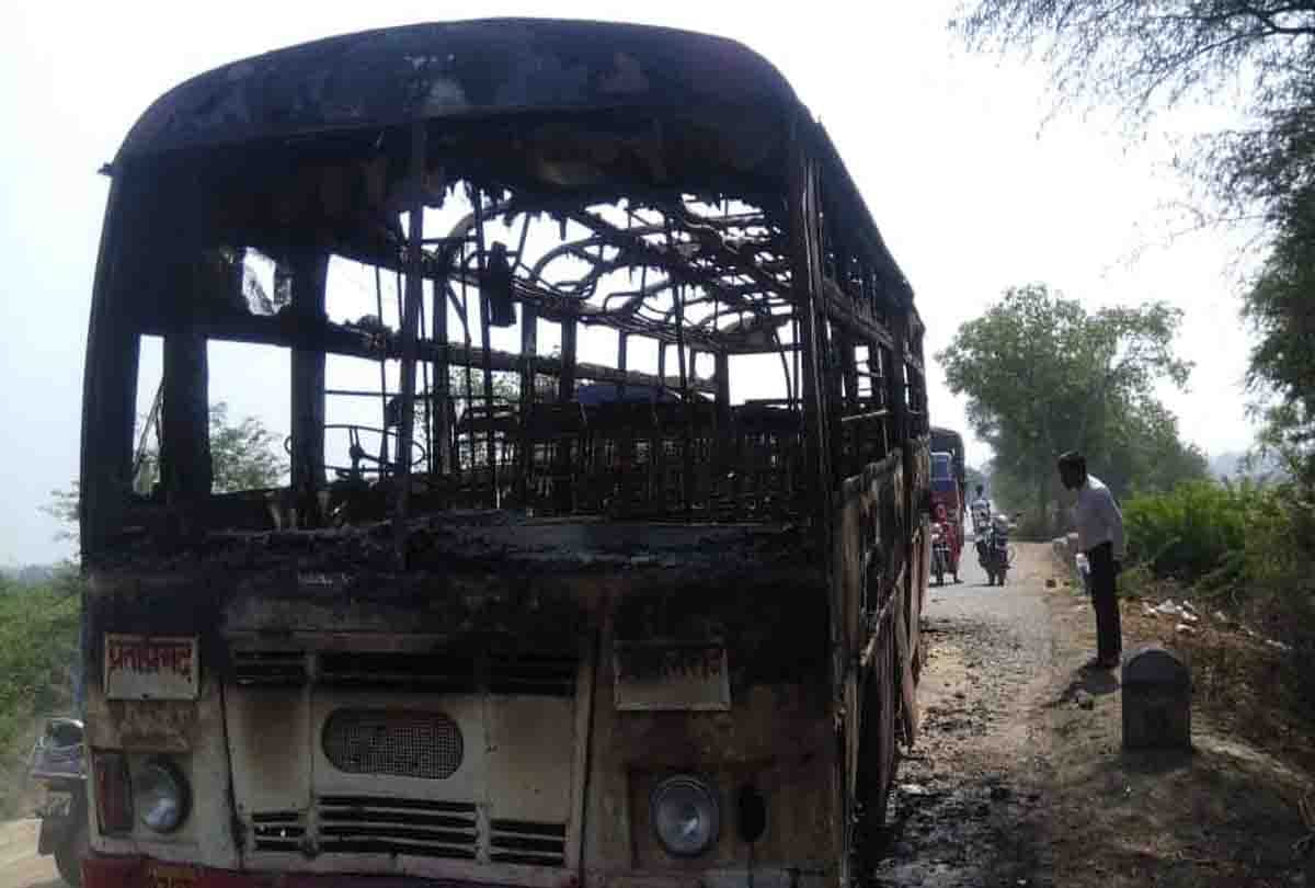 roadways bus caught fire in unnao