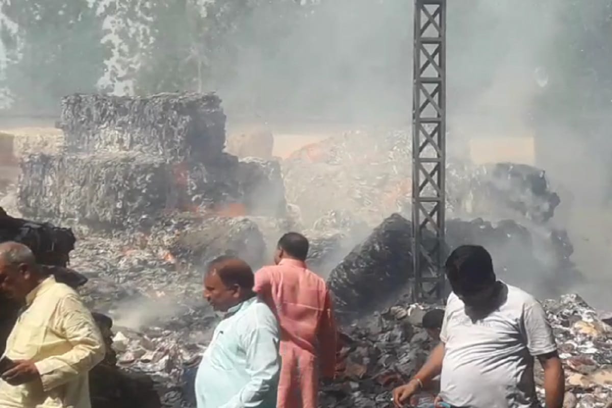 Former MLA Rajeshwar Bansal's paper mill fire in Shamli