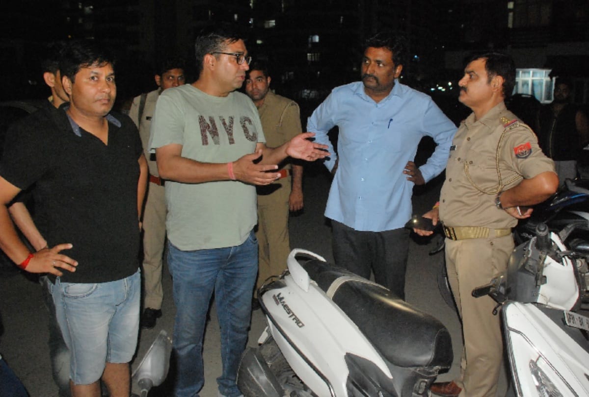 ghaziabad 5 year old girl fall off 12th floor read how she fall full story