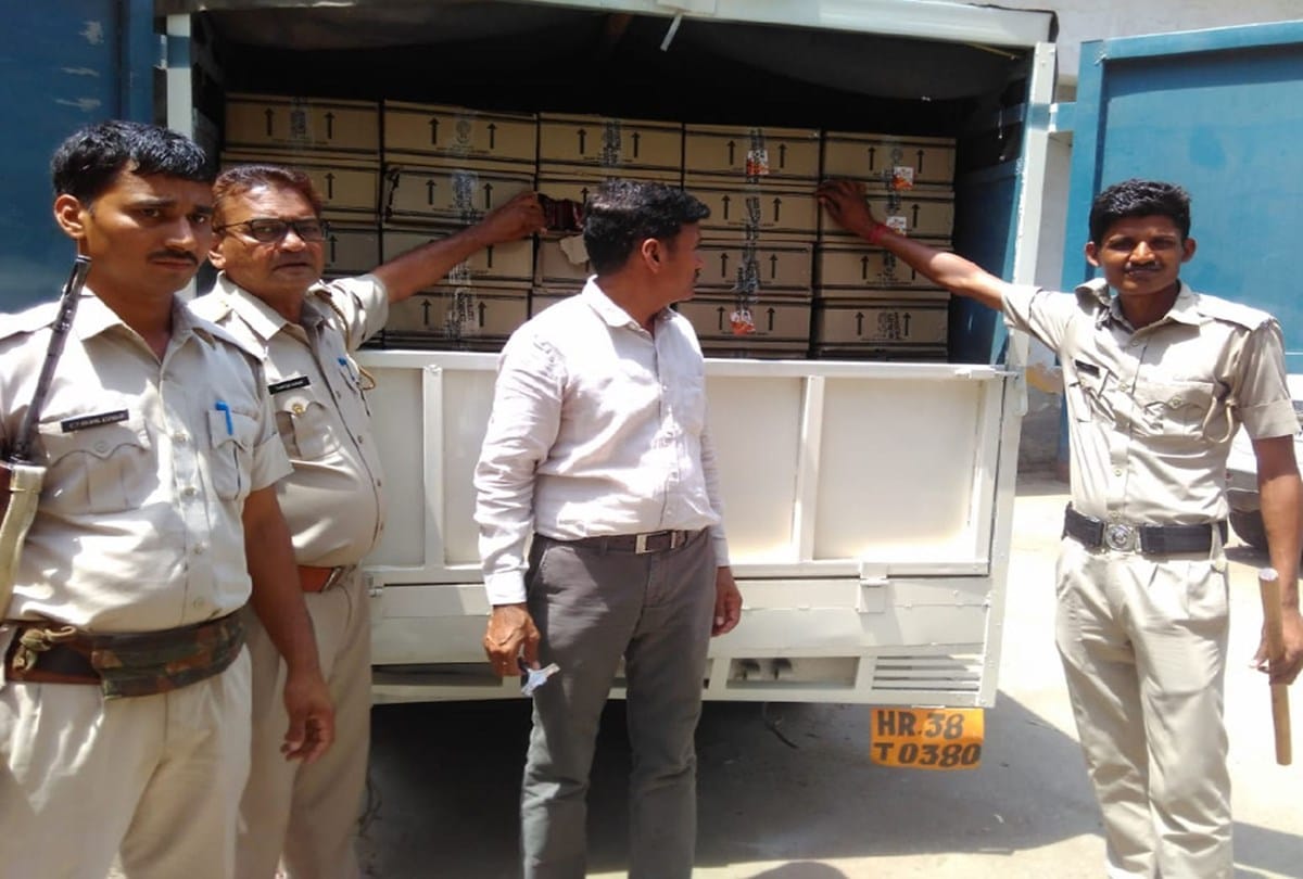 800 bags of illegal liquor recovered in police raid