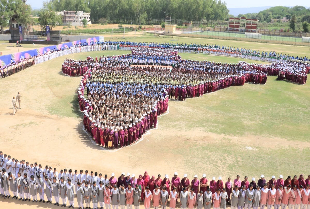 lok sabha election 2019: five thousand people made a map of India from the human chain in una