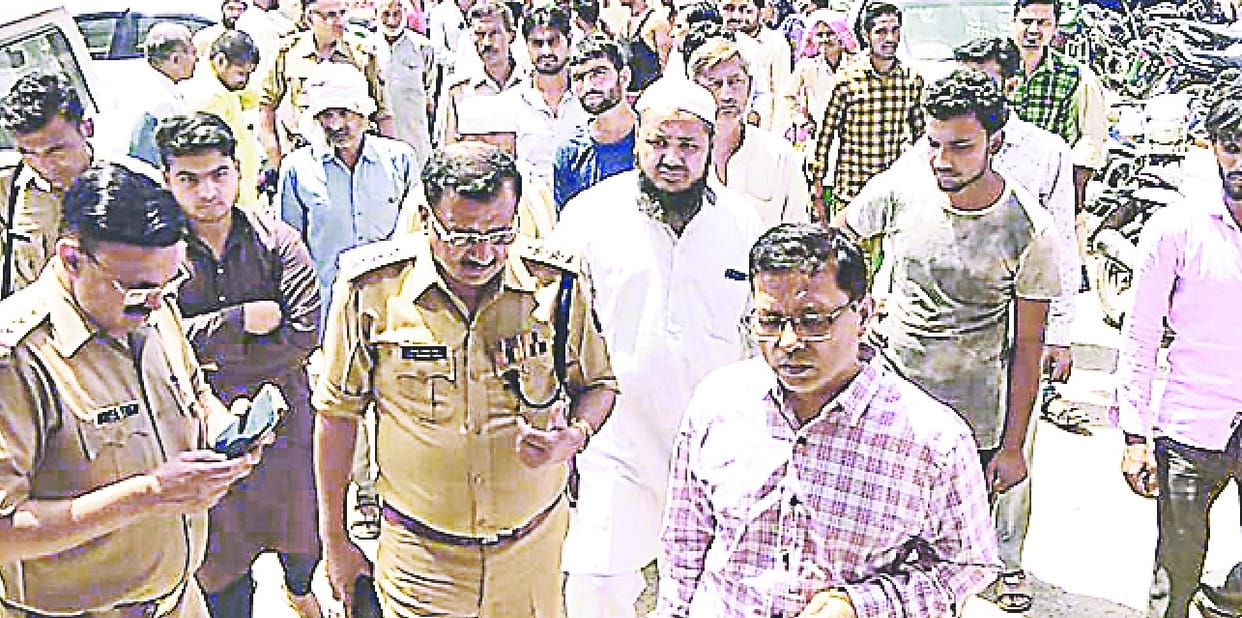 upchaar ke dauraan mahila ki maut par hungaama