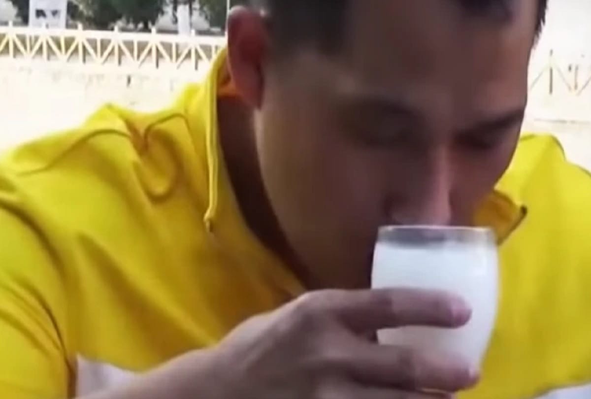 Chinese kung fu master inhaled water through nose Squirts It Out From His Eye Weird viral video