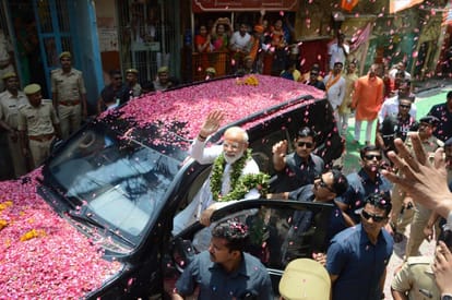 Lok sabha Election 2019 : PM modi road show in varanasi