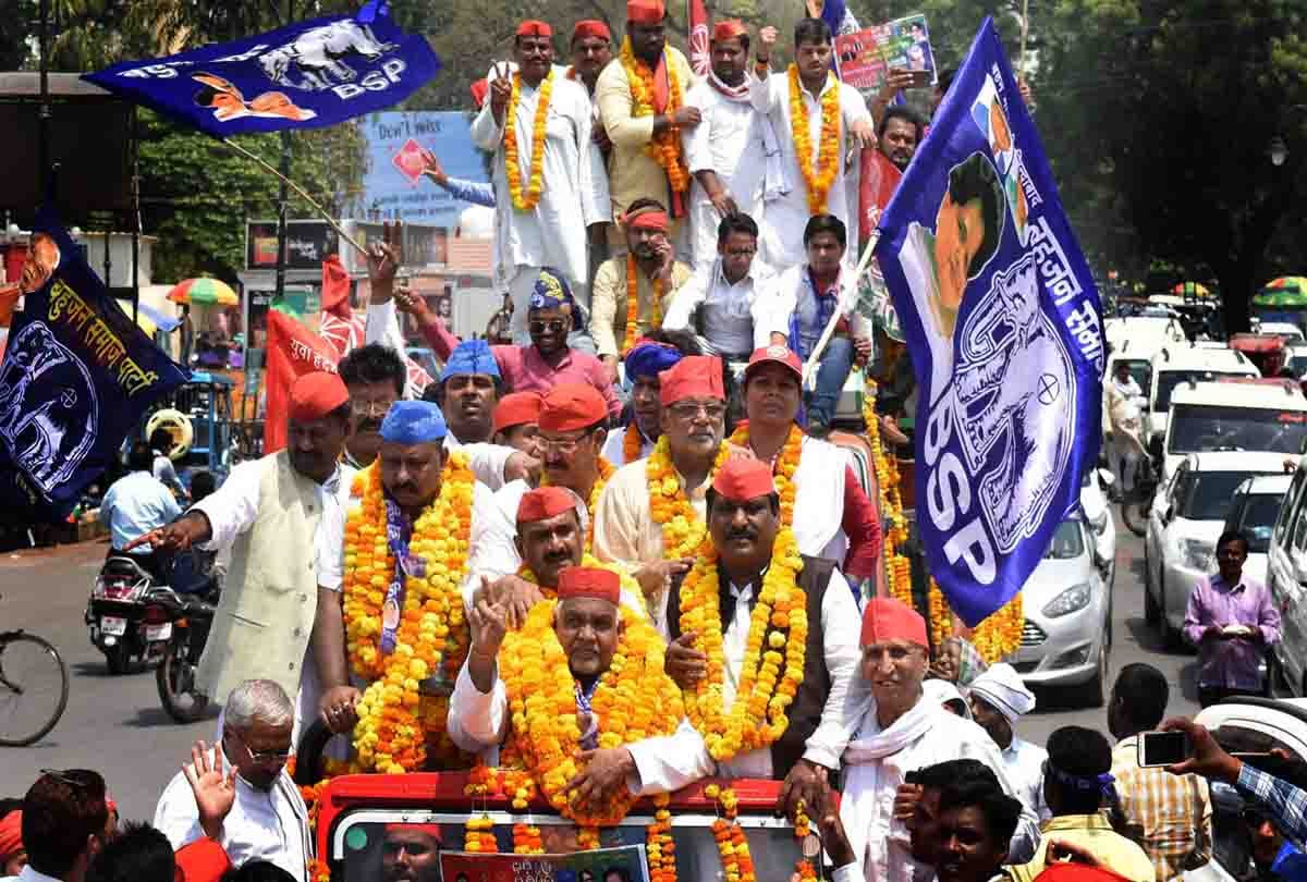 Prayagraj: road show for SP, increase of population in North