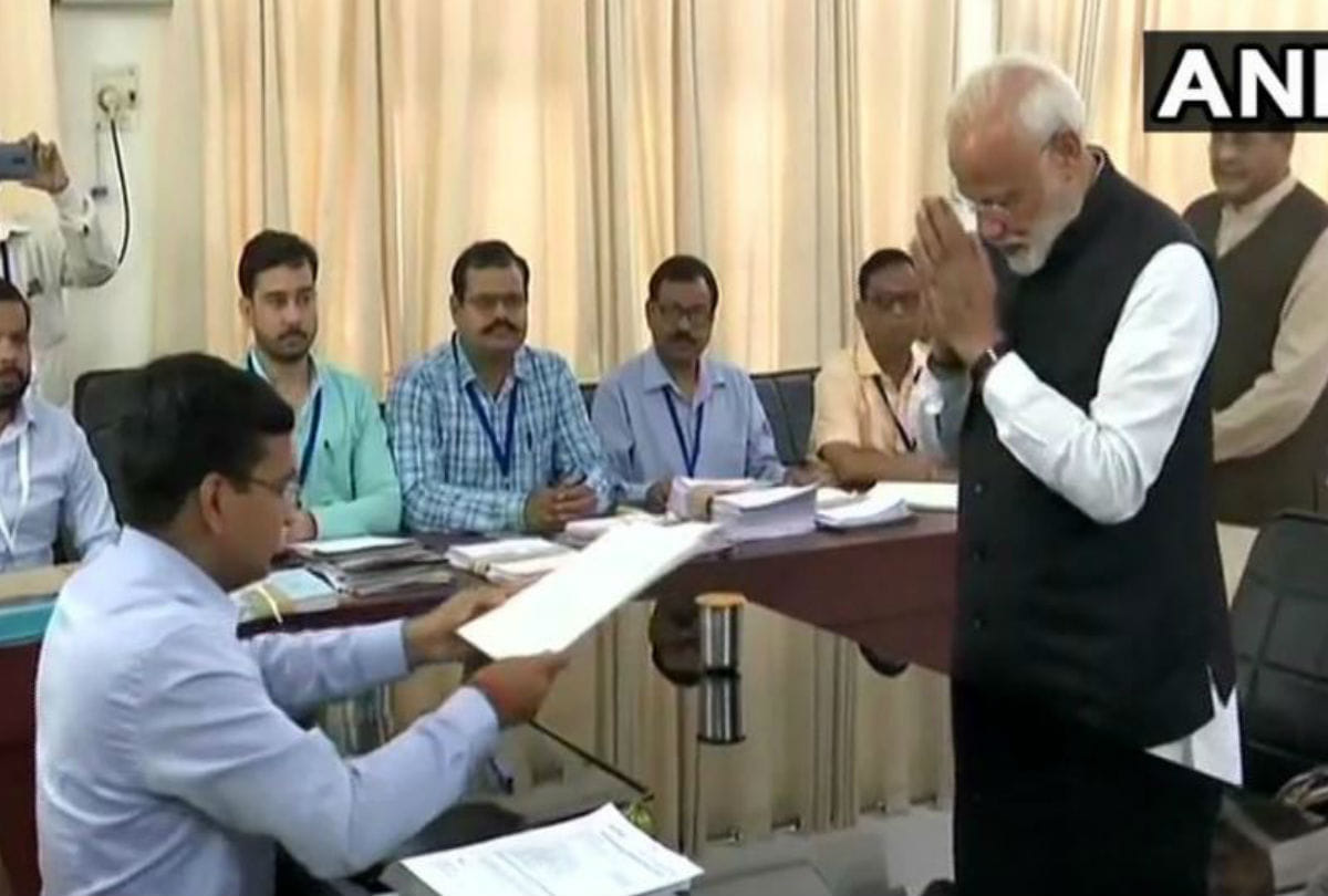 pm modi file nomination in varanasi infrort of dm surendra singh who lives in mathura