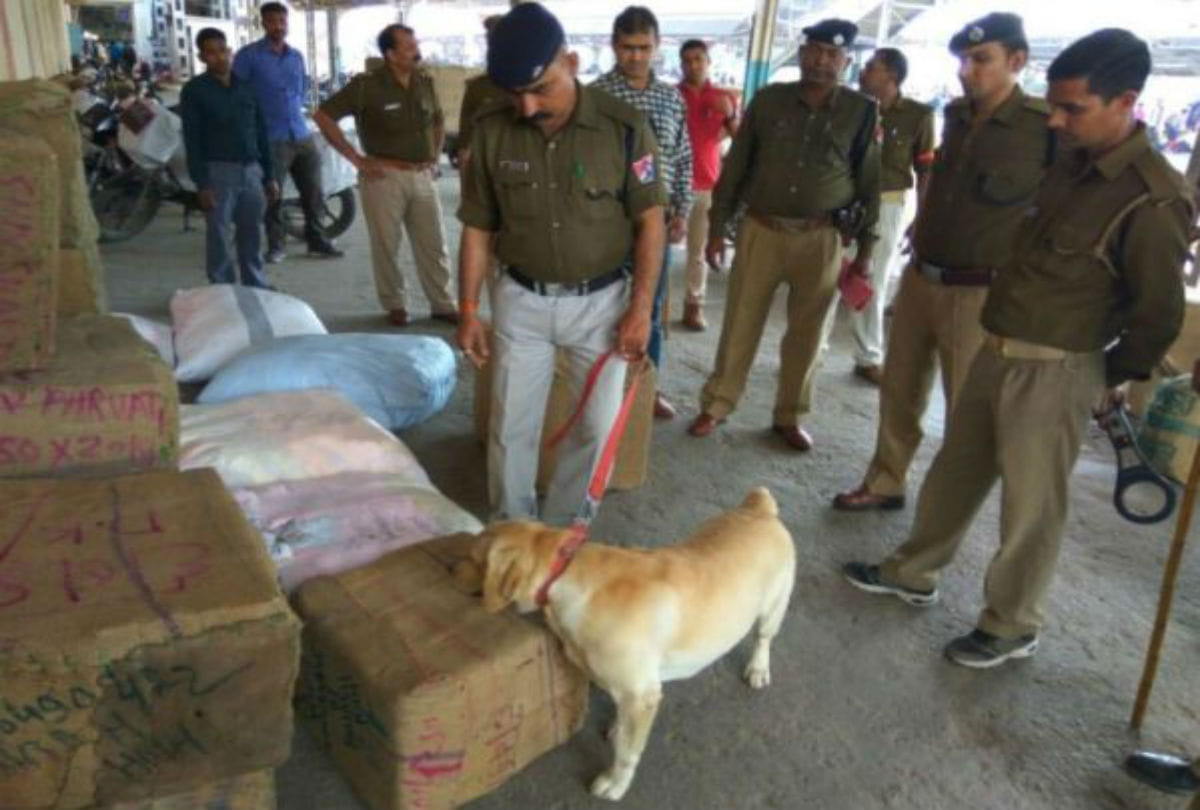 alert in mathura after bomb threat letter found